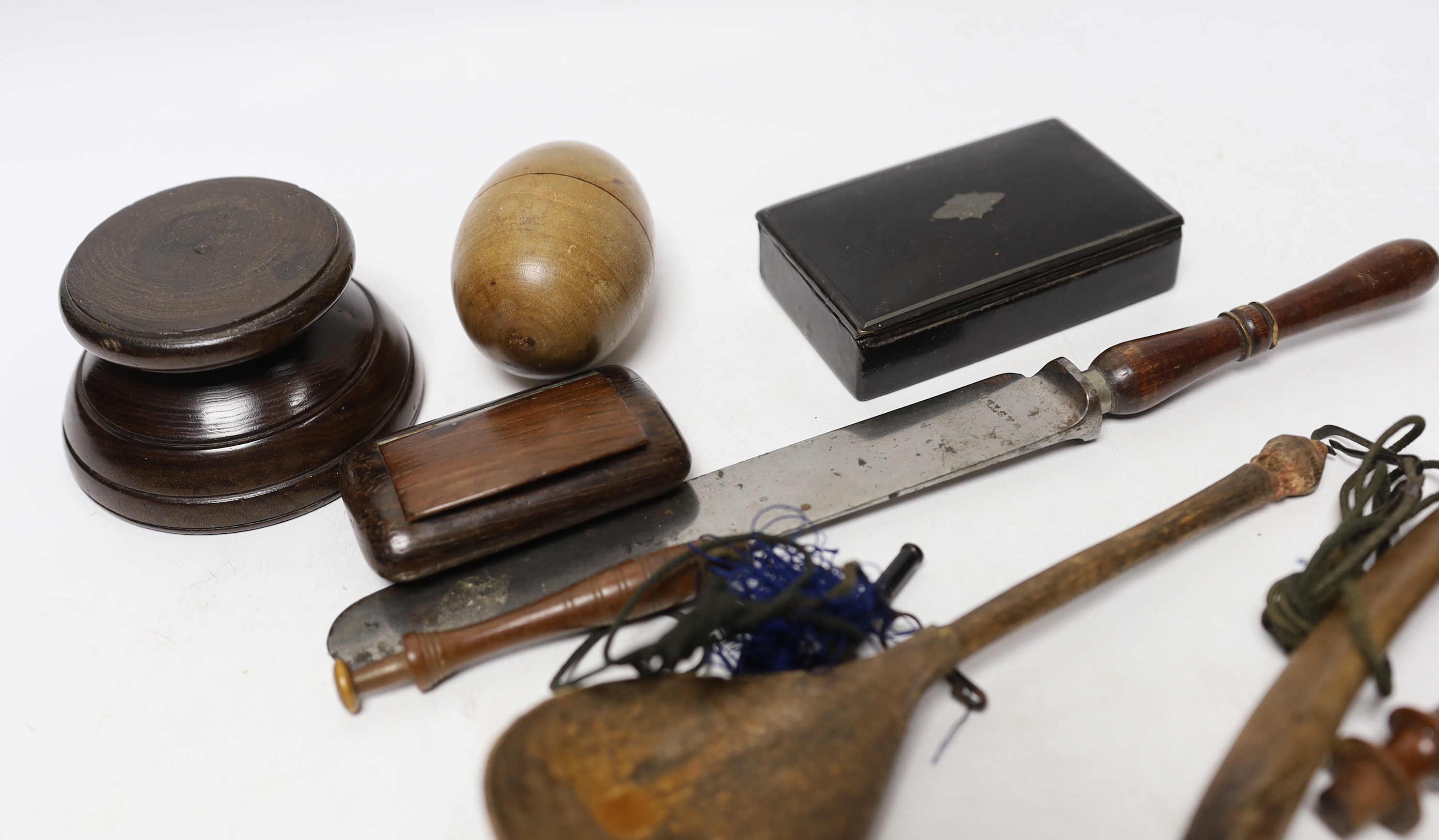 A group of various treen
